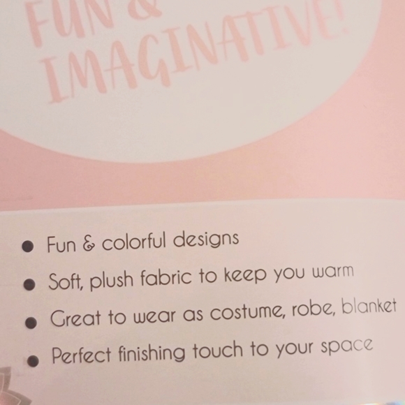 🌺LULU & COCO KIDS HOODED BLANKET- NWT. - Picture 9 of 10